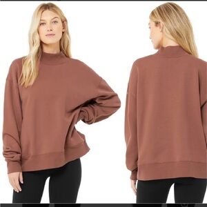 ALO Yoga Refresh Pullover Sweatshirt Size XS color is a brown/pink